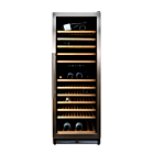 Vooraanzicht wijnklimaatkast gevuld met flessen met de deur gesloten